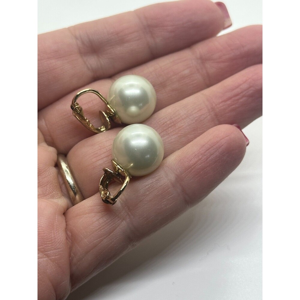 KJL Faux Pearl Clip on Earrings Gold Tone Large Stud Vintage Kenneth Jay Lane - Picture 5 of 8